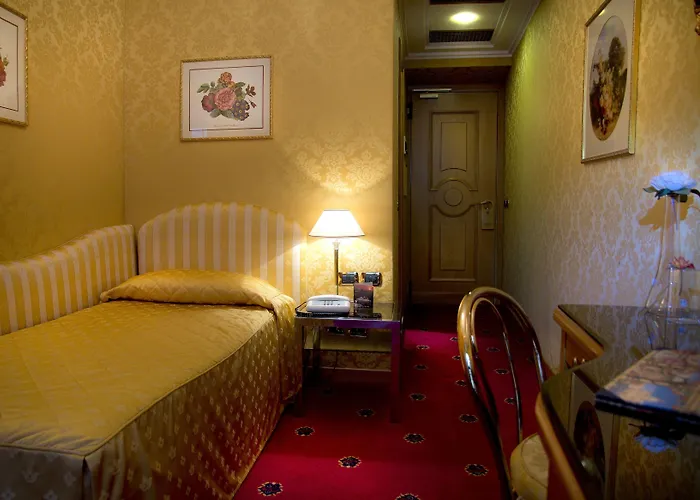 Marcella Royal - Rooftop Garden Hotel