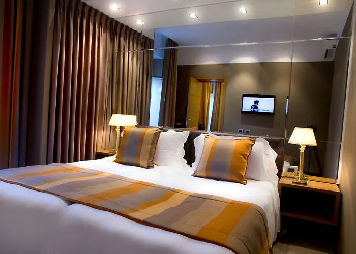 Hotel Marcella Royal - Rooftop Garden 4*