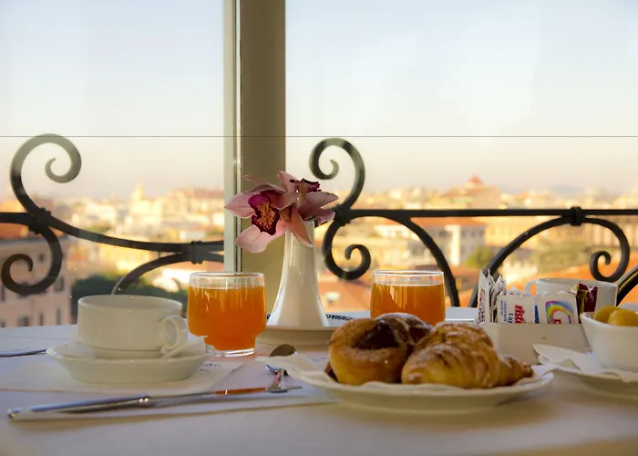 Marcella Royal - Rooftop Garden Hotel