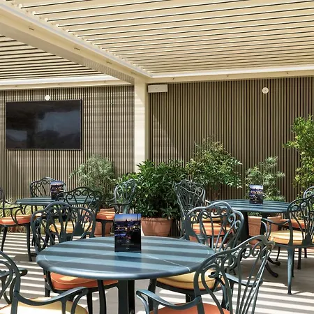 Marcella Royal - Rooftop Garden Hotell