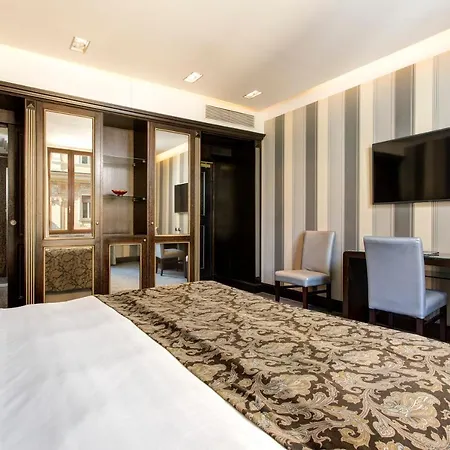 Marcella Royal - Rooftop Garden 4* Рим