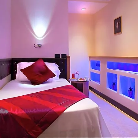 Marcella Royal - Rooftop Garden Otel