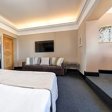Marcella Royal - Rooftop Garden Otel