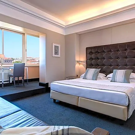 Marcella Royal - Rooftop Garden Hotel Řím