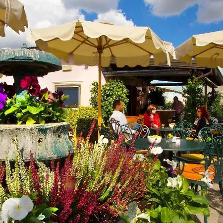 Marcella Royal - Rooftop Garden Otel