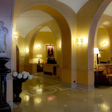 Marcella Royal - Rooftop Garden 4* Roma
