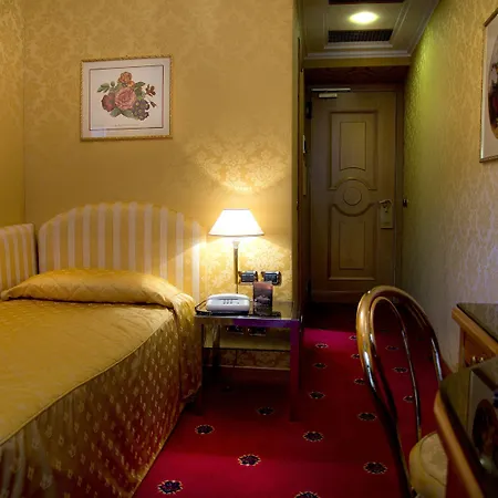 Marcella Royal - Rooftop Garden Hotel