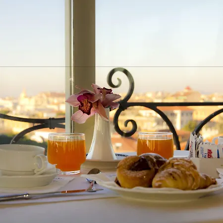 Marcella Royal - Rooftop Garden Hotel