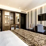 Marcella Royal - Rooftop Garden 4* Roma